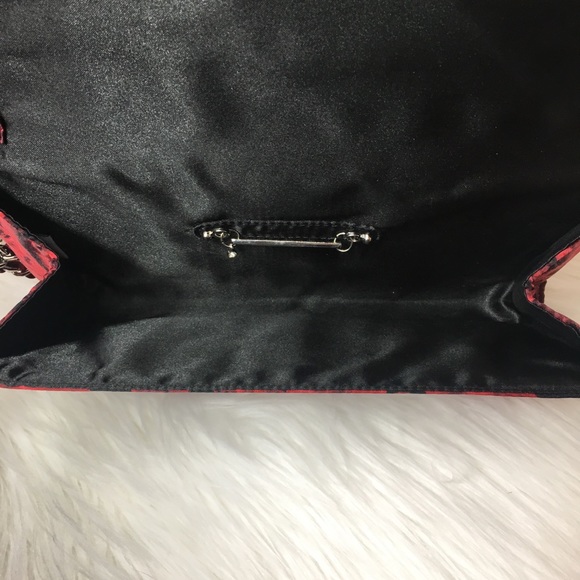 WHBM Black Red Rose Floral Wristlet Clutch EUC - Picture 3 of 8